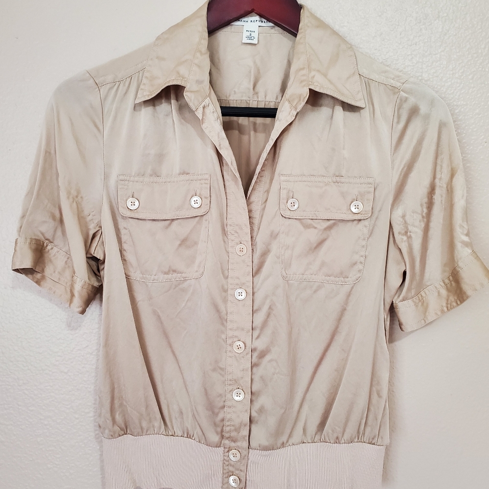 Banana Republic Silk Champaign colored blouse, sz SM